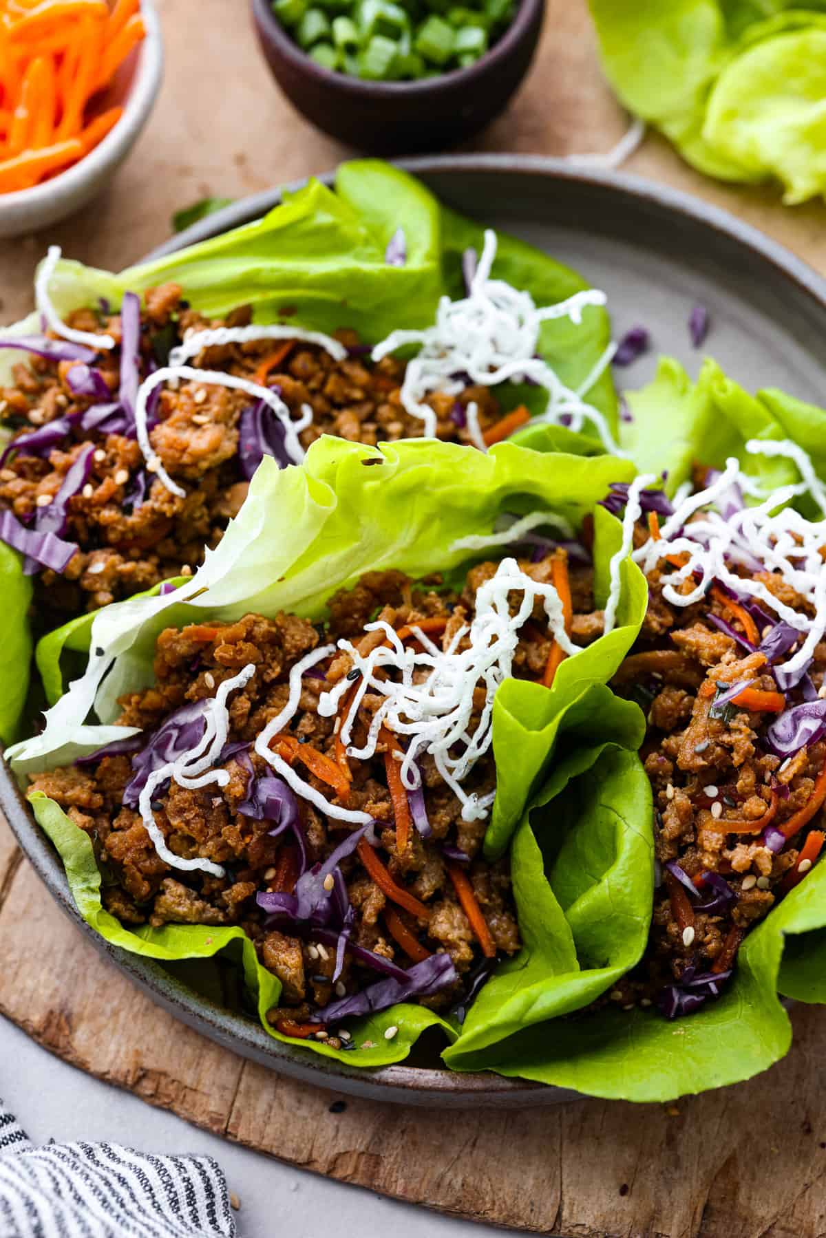 
                  Easy Chicken Lettuce Wraps