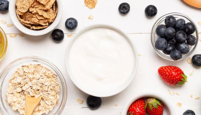 Low-fat sweetened yogurt